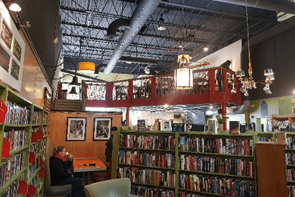 julias-cafe-and-books